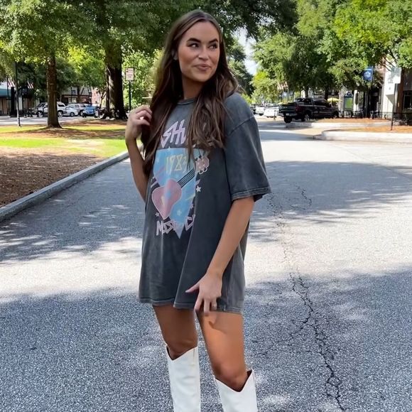 Nashville 1983 Music city graphic tee - Picture 2 of 4